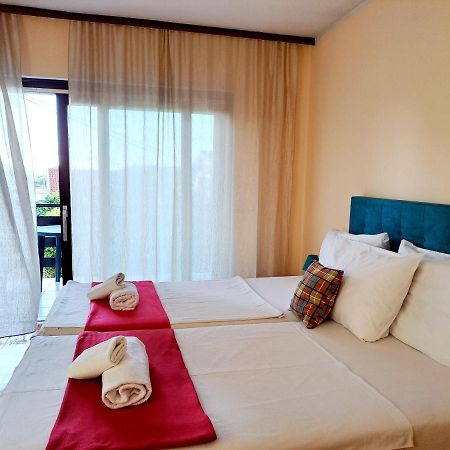 Apartmani Svitlana Sukošan Екстериор снимка
