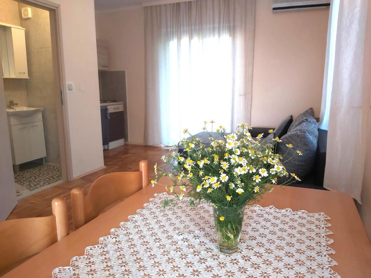 Apartmani Svitlana Sukošan Екстериор снимка